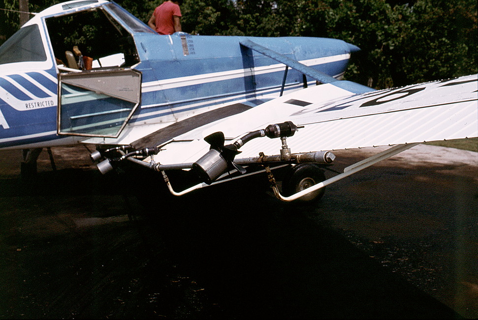 {Acumist Atomiser applicator on aircraft}